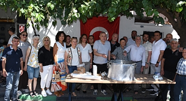 Akhisar Balkan Göçmenleri Derneği’nden Aşure Hayrı