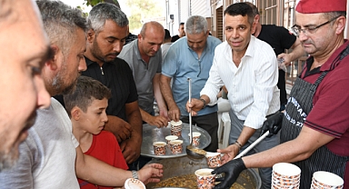 Akhisar Marangozlar ve Mobilyacılar Esnaf Odası'ndan Muharrem Ayında Aşure Hayrı
