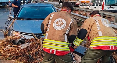 Kırkağaç ve Akhisar'da Fırtına Alarmı: Ekipler İlk Andan İtibaren Sahada
